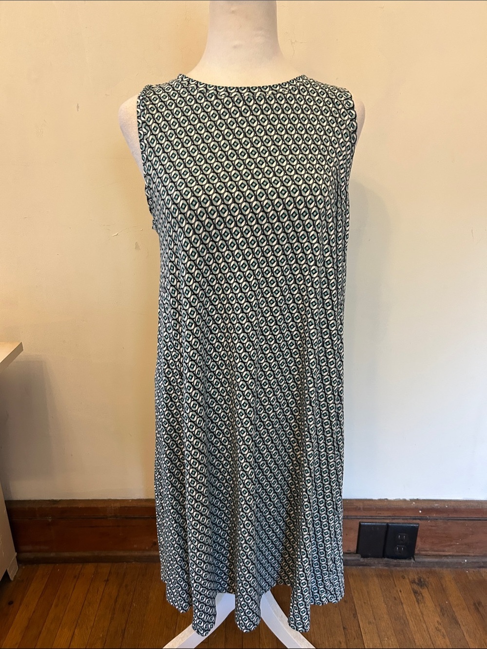 Loft Sleeveless Navy Green  and White Geometric Swing Dress Size M EUC
